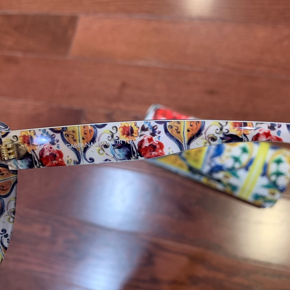 Dolce and Gabbana exotic sunglasses - Picture 5 of 5